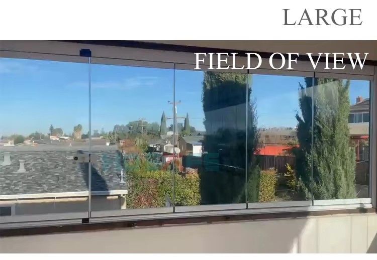 Folding Door Feature Right