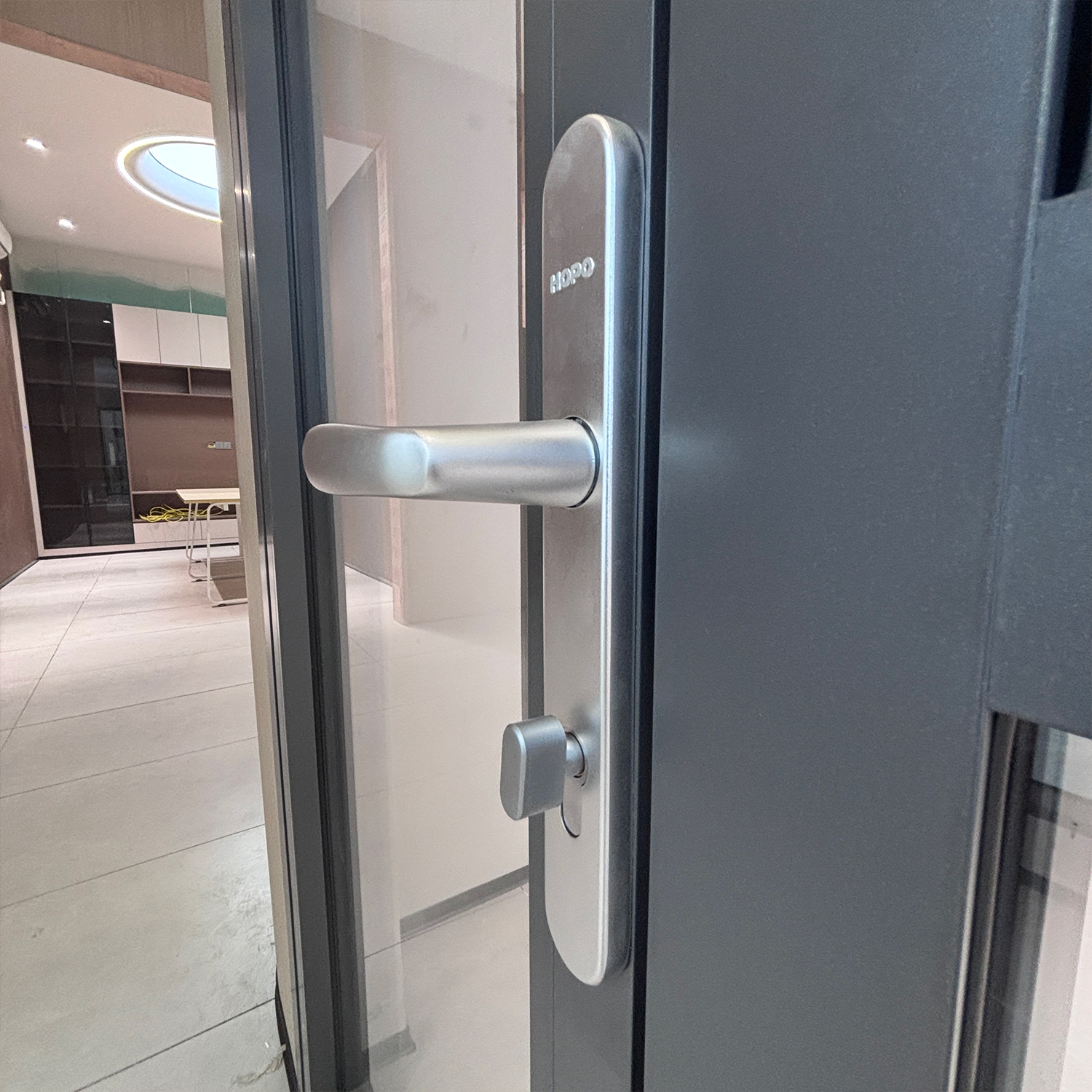 Black Aluminum Frame Glass Thermal Insulation Interior Door Fire-Rated Sliding Door for Hotels Offices Entry &amp; Bathroom