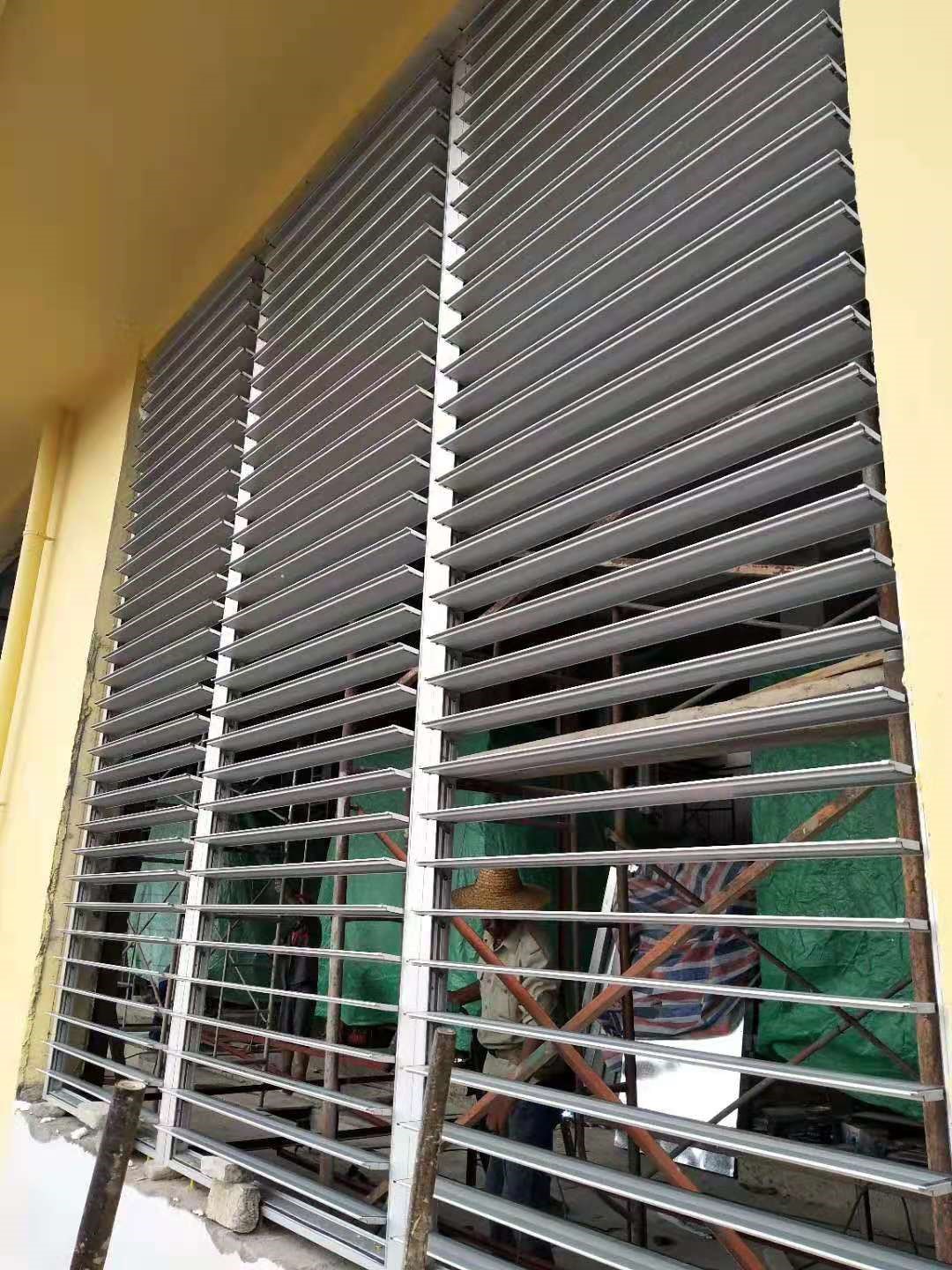 China Manufacturer Aluminum Shutter Window Louvered Outdoor Motorized Jalousie Aluminum Shade Louvers
