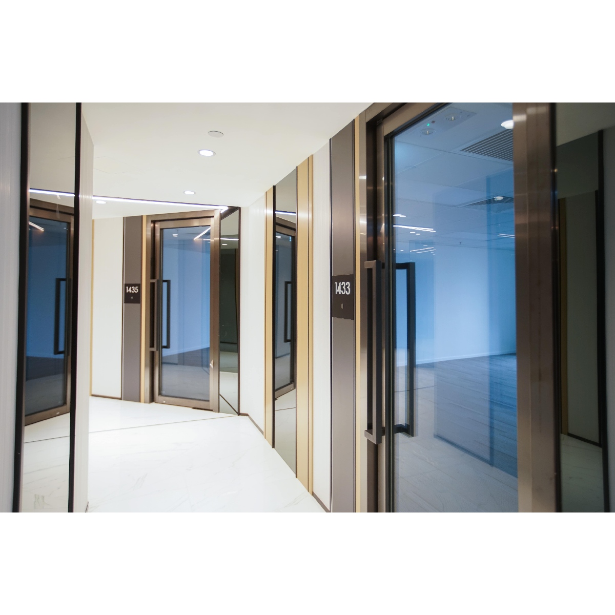 Custom Safety Entry Glass Fire Security Door Aluminum Modern Design Interior Use Fire Prevention Sound Insulation for Hotels