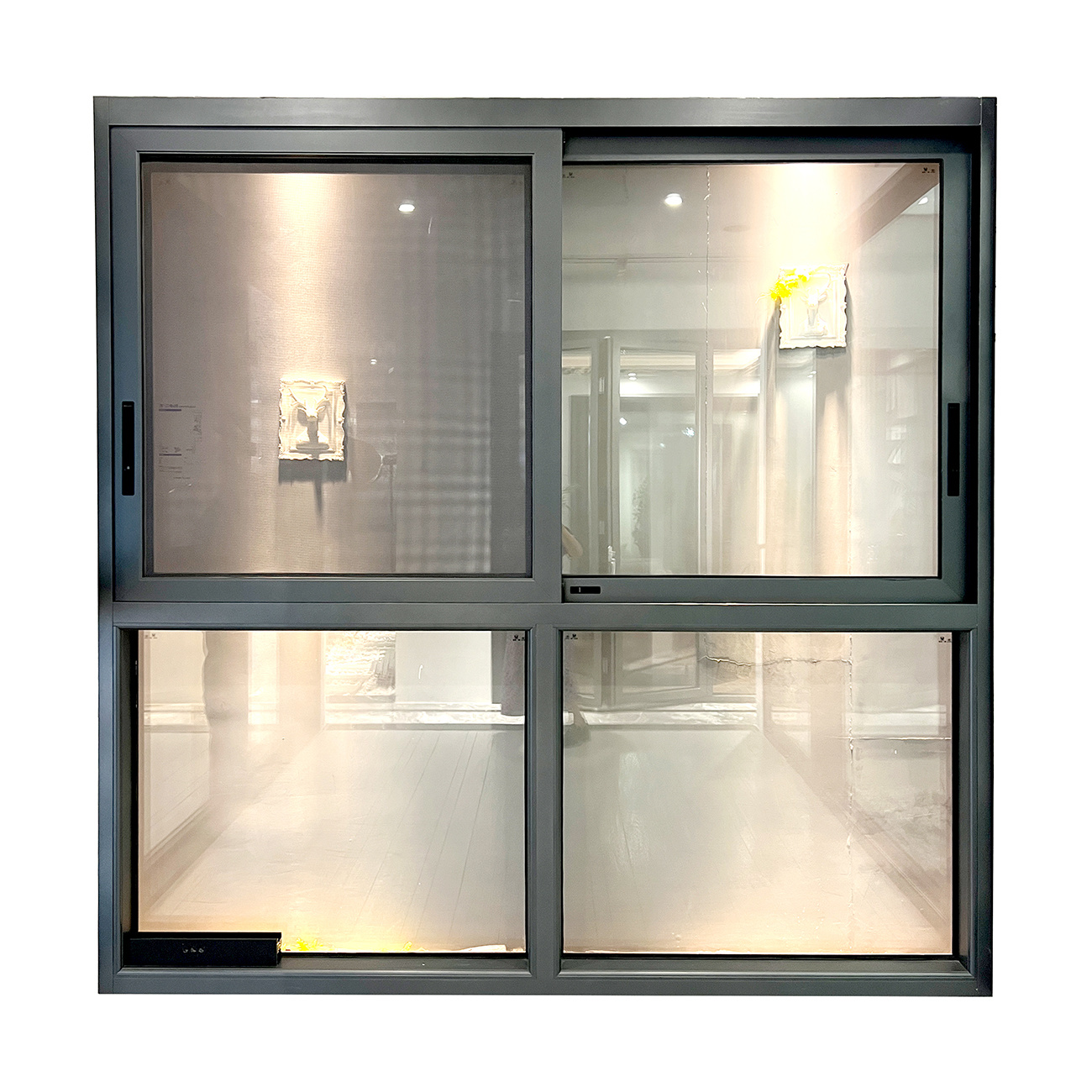 Triple-track aluminum sliding window with integrated insect mesh