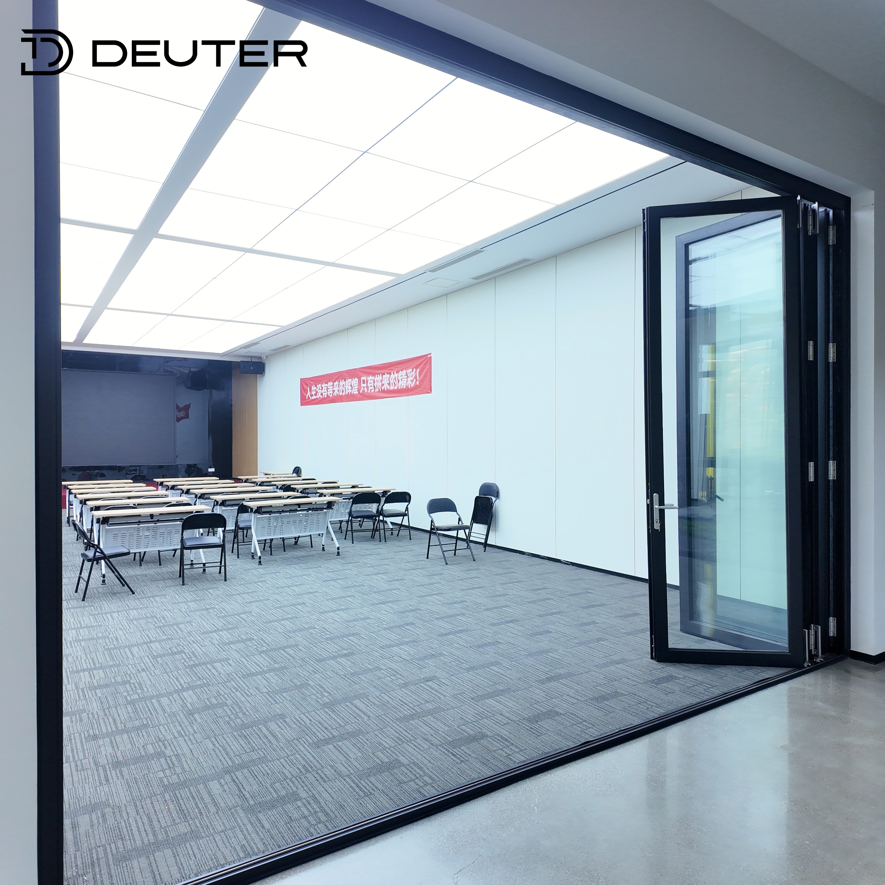 Panoramic Heavy-duty Exterior Aluminum Patio Glass Bifold Folding Door Thermal Break Wide Opening Villa Indoor Partition System