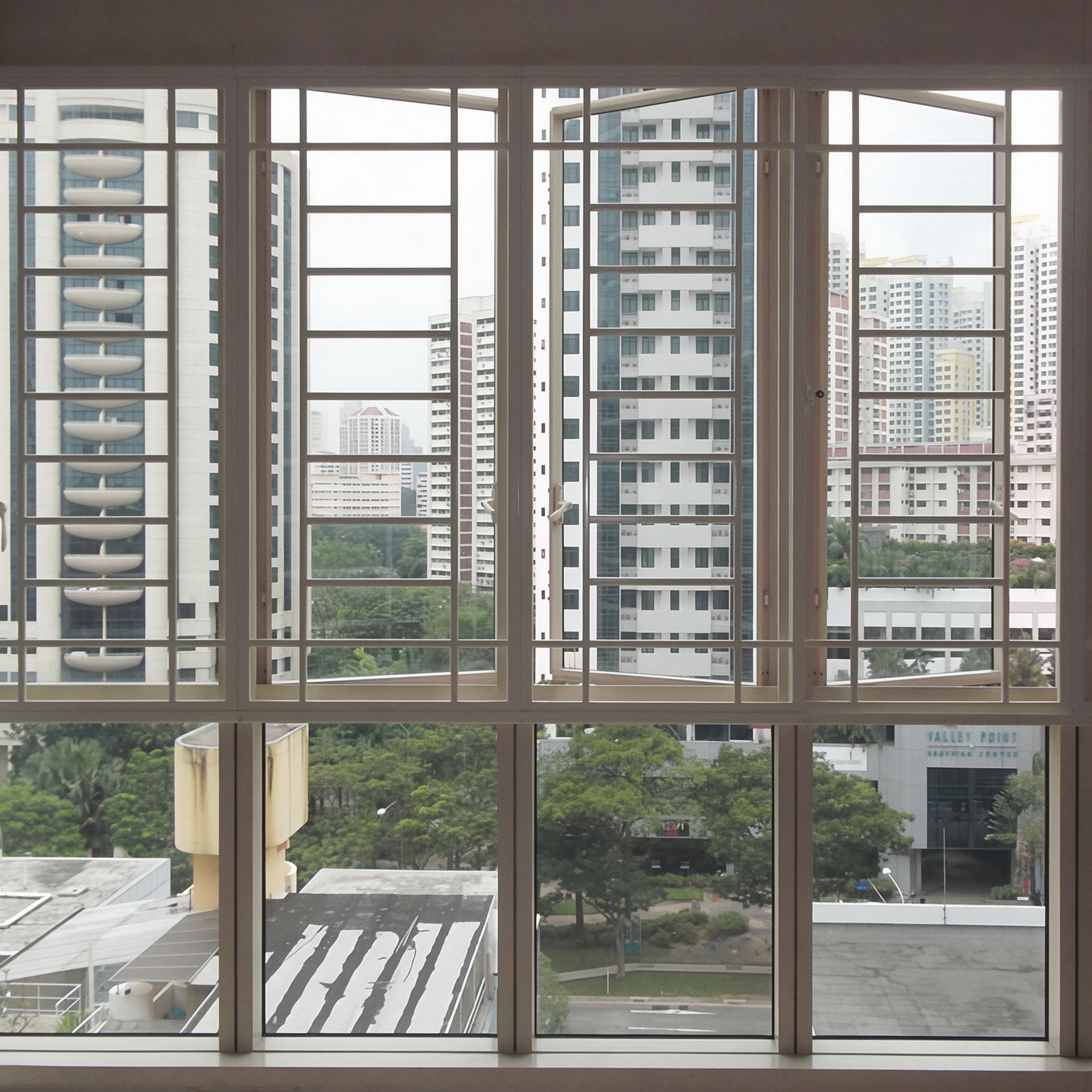 Customized Architectural Aluminum Balcony Windows System Square Grille Design Multi Panel Casement Window for High Rise Building