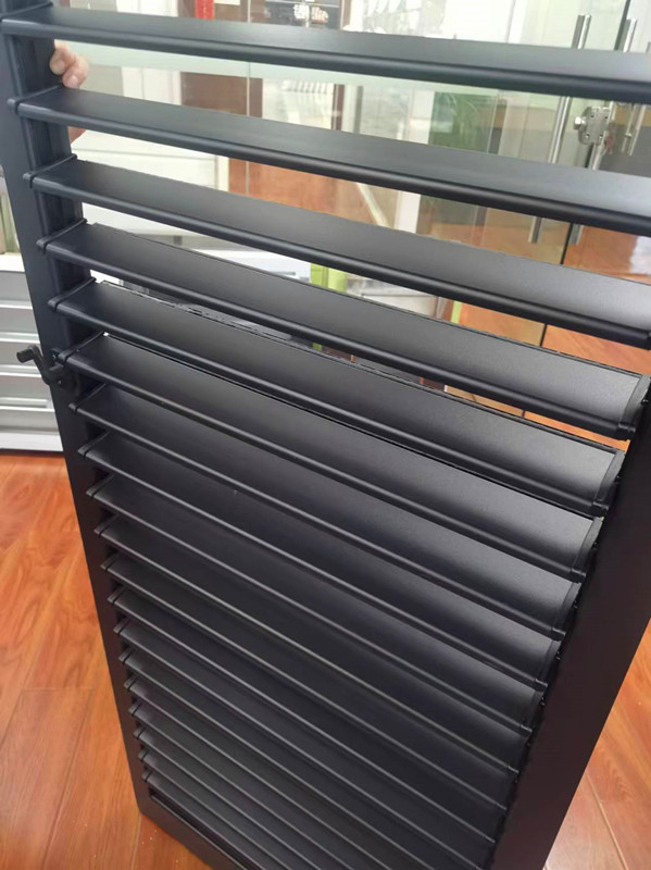 Aluminum Alloy Horizontal Louver Windows with Modern Design for Outdoor Use Air Ventilation & Shutter Protection