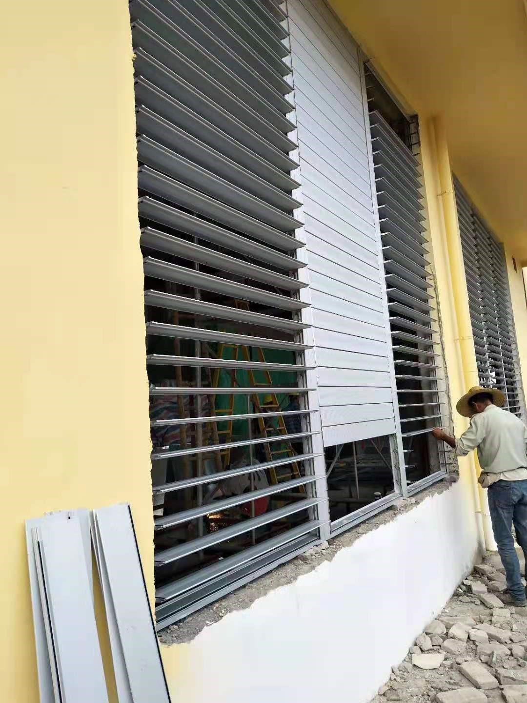 China Manufacturer Aluminum Shutter Window Louvered Outdoor Motorized Jalousie Aluminum Shade Louvers