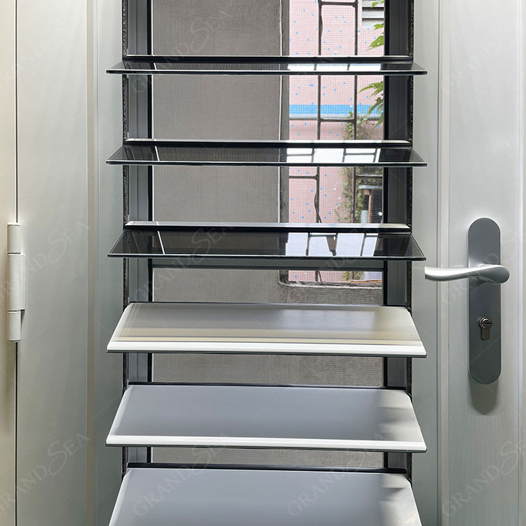 Half Aluminum Half Glass Exterior Hurricane Proof Stained Glass Aluminum Louver Swing Doors for Caribbean Area