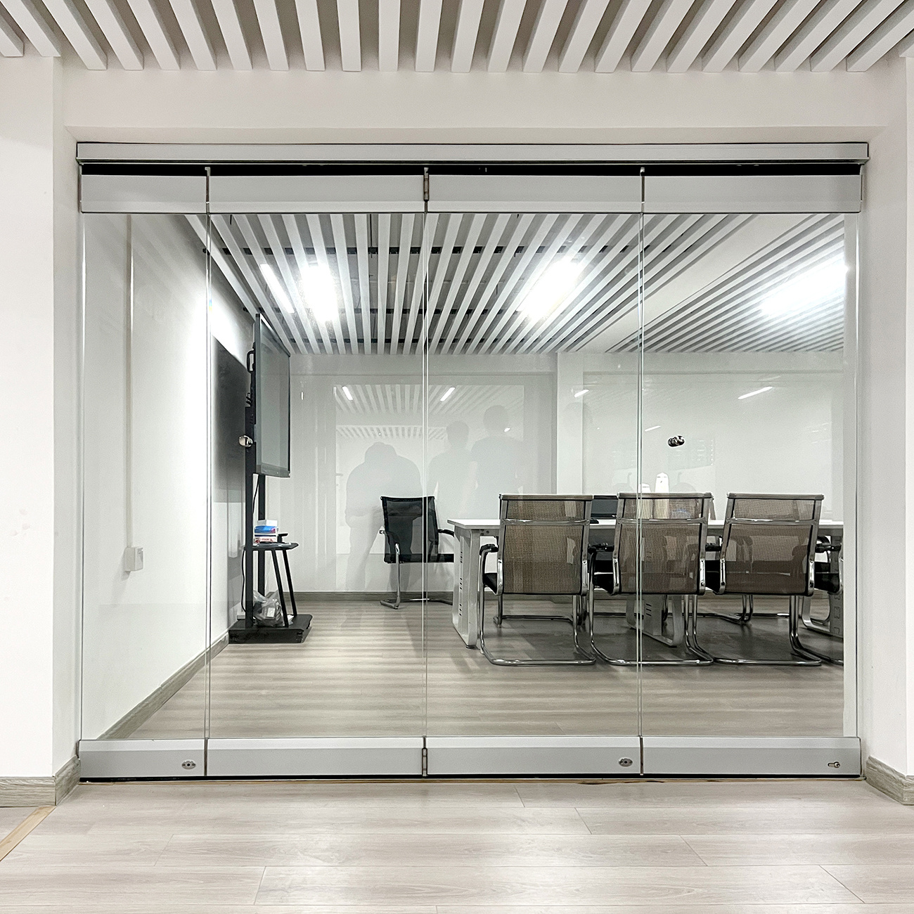 Frameless Aluminum Folding Door System