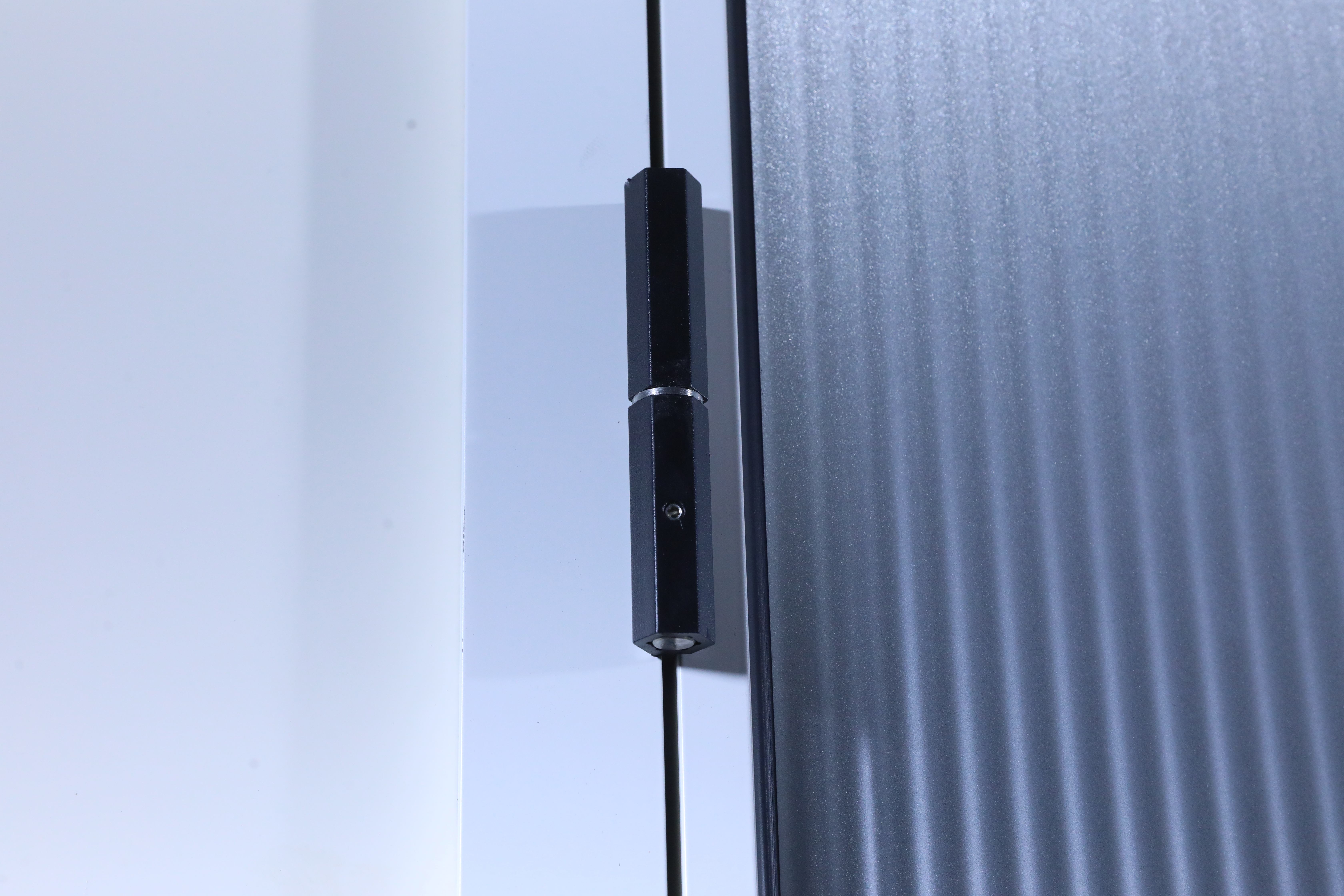 Ultra-Slim RG45 Swing Door Modern Aluminum Alloy Non-Thermal Break for Bathroom or Office Use