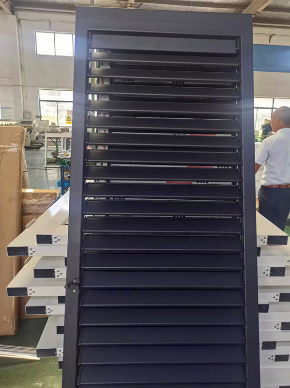 Aluminum Alloy Horizontal Louver Windows With Modern Design For Outdoor Use Air Ventilation &amp; Shutter Protection