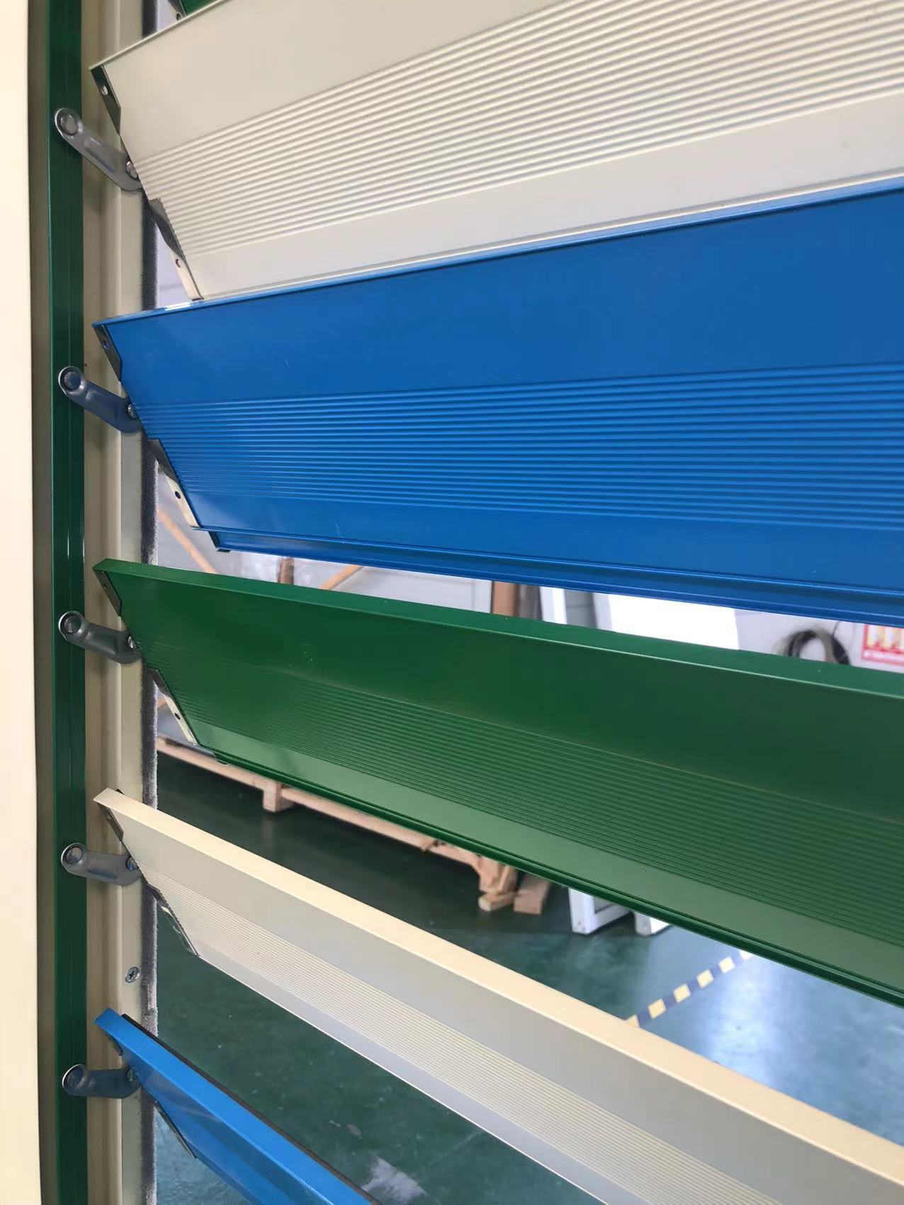 China Manufacturer Aluminum Shutter Window Louvered Outdoor Motorized Jalousie Aluminum Shade Louvers