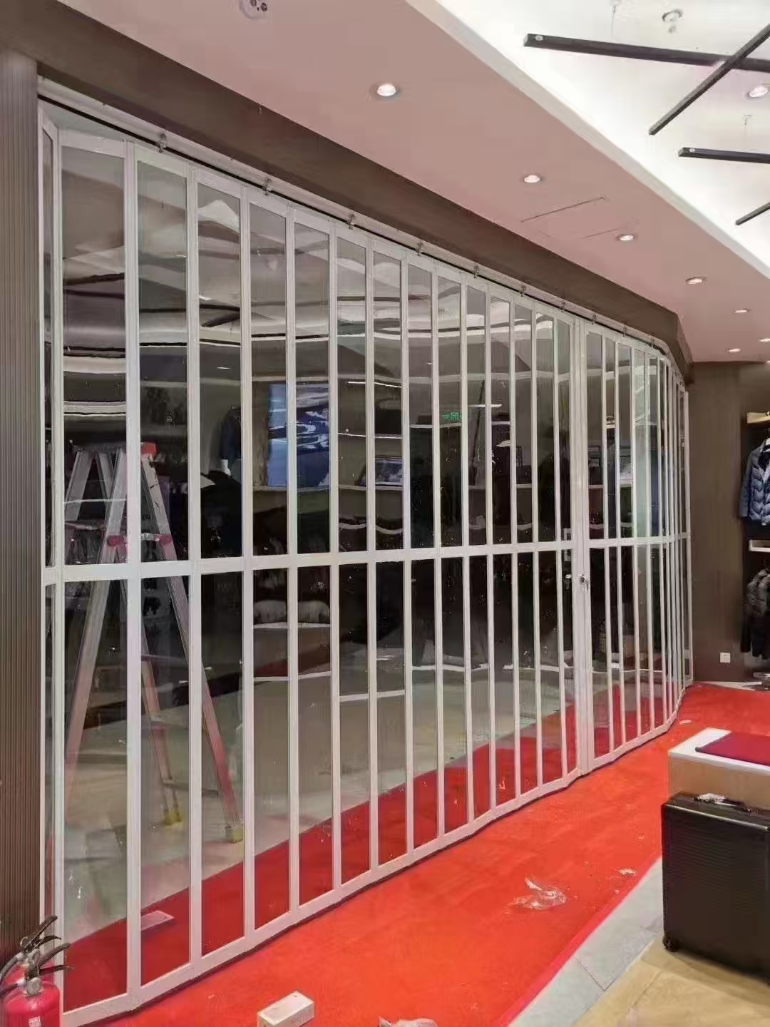 Modern Style Commercial Aluminium Acrylic Sliding Fold Shutter Door Folding Crystal with Finished Surface for Supermarket Use