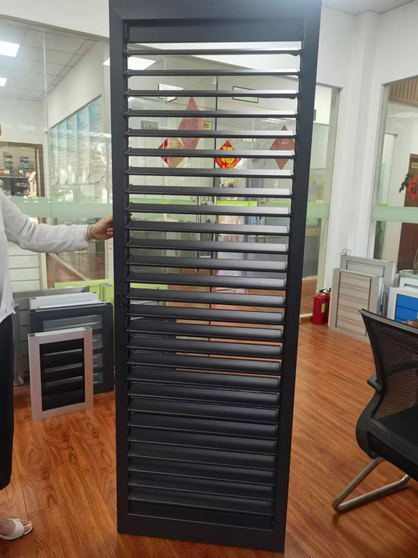 Aluminum Alloy Horizontal Louver Windows with Modern Design for Outdoor Use Air Ventilation & Shutter Protection
