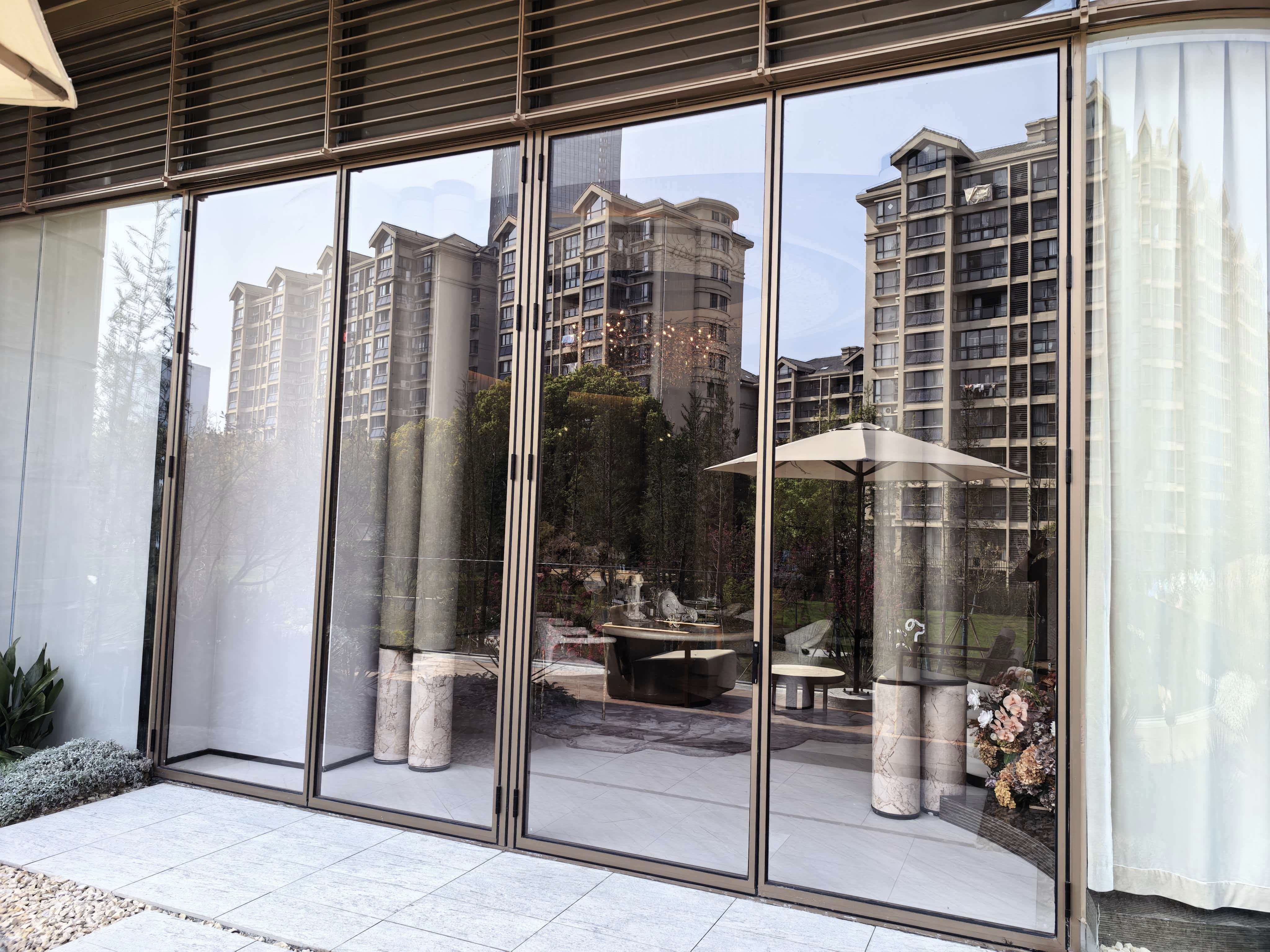 Factory Custom Aluminum Minimalist Bi-fold Front Entry Doors with Thermal Insulation and Waterproof for Commercial Buildings