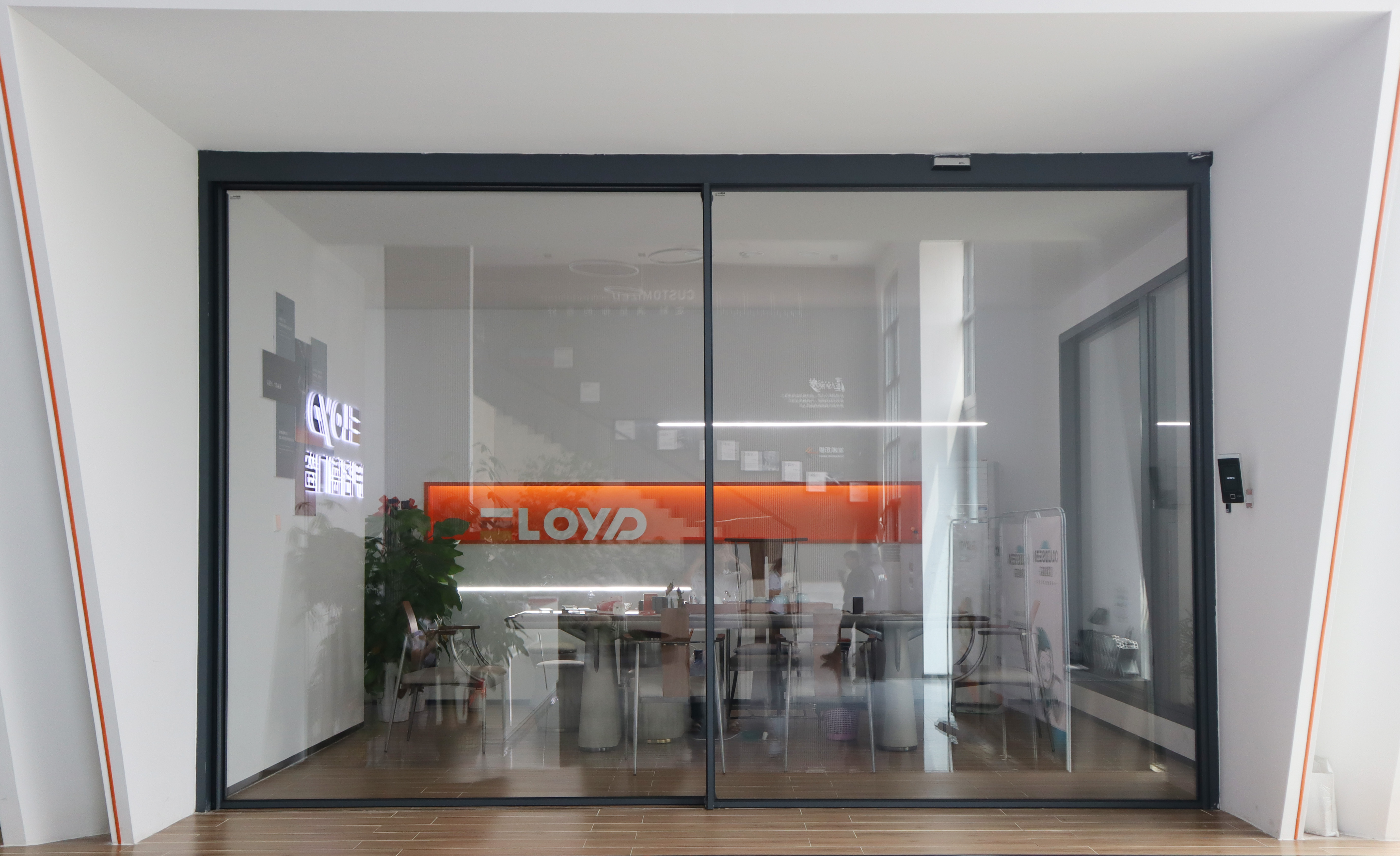 Eloyd High-End Large Half View Ultra-Narrow Aluminum Sliding Door Heavy Duty Big Panel Glass Door for Outdoor and Hotel Use
