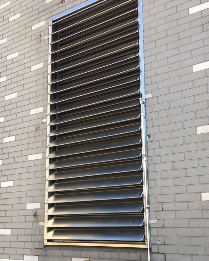 Modern Motorized Aluminum Alloy Louvered Blade Adjustable Louver Windows Outdoor Horizontal Jalousie Window Shutters Mesh