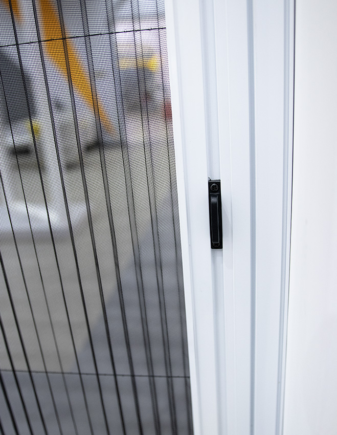 Wholesale Custom Modern Design Aluminum Alloy Pull Fiberglass DIY Retractable Insect Screen Door PP Netting Material for Hotels